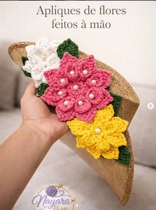 Arranjo de Flores em Crochê para Decoração